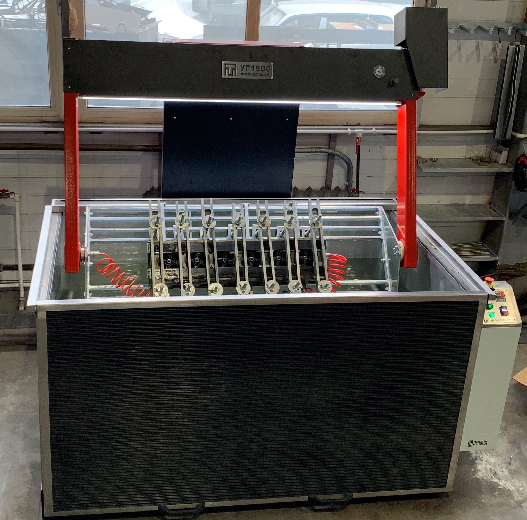 Проверка герметичности системы охлаждения (опрессовка) головок блоков и блоков цилиндров размером до 1500 мм